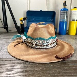 NWT Wide Brim Tear Drop Fedora